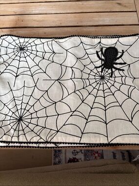 🐱 DOMAIN Halloween spider-web theme placemats x 6